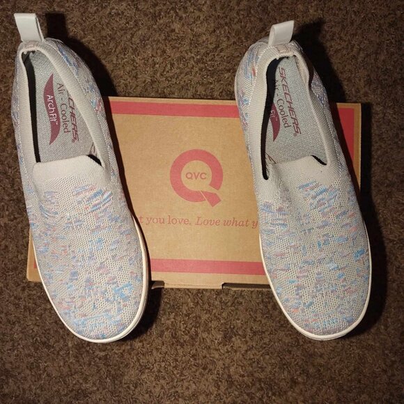Arch Fit QVC Sketchers Women 9.5 Light Grey Stretchy Slip-on Athleisure Shoes - Picture 8 of 11